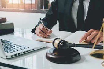  Implemented a Lawyer Forum for a Seamless Engagement & Knowledge Exchange